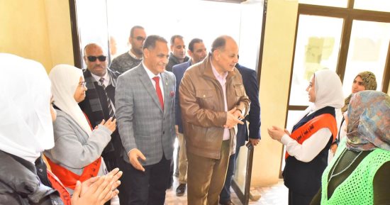 محافظ أسيوط يتفقد سير العملية التعليمية بعدد من المدارس الجديدة 