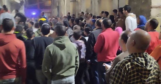 "التضامن الاجتماعى" بالإسكندرية: بحث حالات متضررى انهيار عقار فى الجمرك..صور