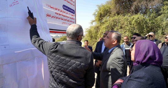 محافظ سوهاج يطلق إشارة بدء التشغيل التجريبى لـ"مياه الأحايوة" بـ65مليون جنيه