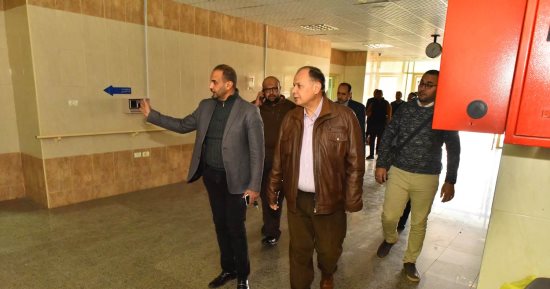 محافظ أسيوط يتفقد سير العمل بمستشفى أسيوط الجامعى الجديد بتكلفة 40 مليون جنيه