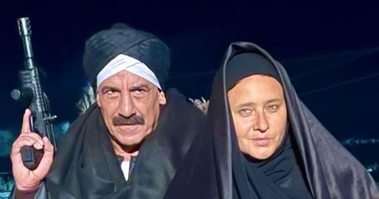 شاهد نيللى كريم ومحمد لطفى فى كواليس تصوير مسلسل "عملة نادرة" 