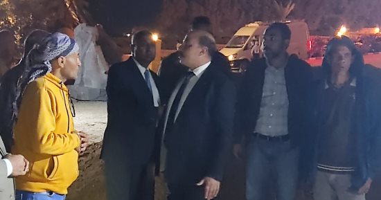 محافظ أسوان يتفقد أعمال رصف طريق الفنادق بتكلفة 3 ملايين جنيه