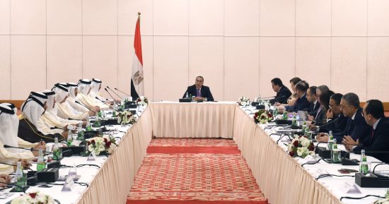 رئيس الوزراء من قطر: الدولة المصرية فى سبيلها لإنهاء ظاهرة تذبذب سعر الصرف