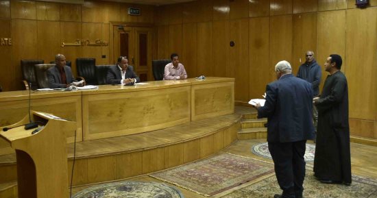 سكرتير عام محافظة الأقصر يناقش مشكلات المواطنين وسبل الحل.. صور