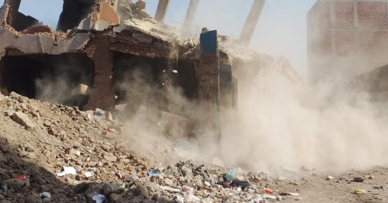 إزالة 11 عقارا بعزبة أبو قرن فى القاهرة ضمن خطة تطوير المناطق العشوائية