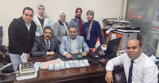 جمارك مطار سوهاج تحبط محاولة تهريب كمية من النقد الأجنبي 