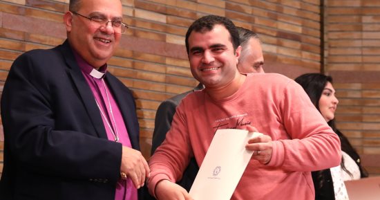 الطائفة الإنجيلية فى مصر تكرم الزميل محمد الأحمدى لتميزه فى تغطية الملف القبطى