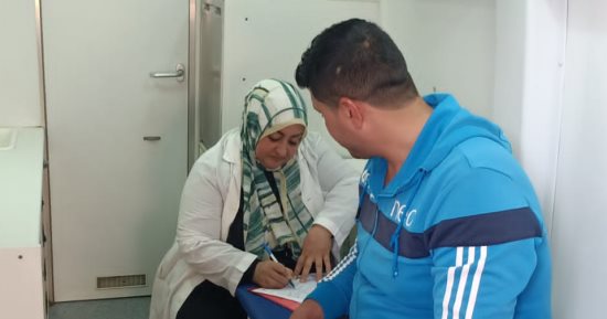 القافلة الطبية المجانية بالقنطرة غرب تستقبل 451 مواطنا