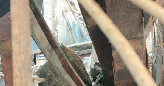 انهيار سقف منزل غير مأهول بالسكان بشبين القناطر