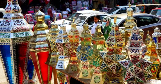 طلبنا من شات جى بى تى تخيل شكل أول فانوس فى العالم.. شوف النتيجة