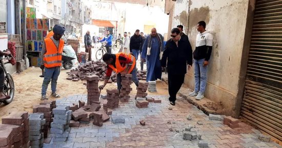 رصف 14 شارعا بحى غرب سوهاج بتكلفة 2 مليون و647 ألف جنيه
