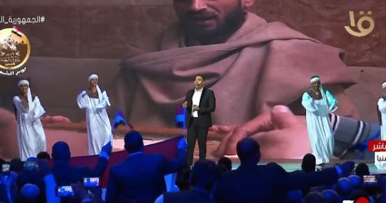 الفنان محمد عدوية يشارك في فقرة فنية أمام الرئيس السيسي بالمنيا