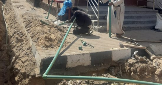 حياة كريمة بالأقصر.. بدء توصيل مرافق المياه لمجمع الخدمات الحكومية بقرية النمسا.. صور
