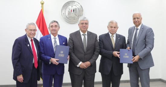 وزير التعليم العالى يشهد توقيع بروتوكول تعاون بين جامعتى العلمين ووليام باترسون