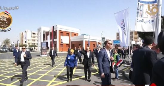 الرئيس السيسي يتفقد مشروع سكن لكل المصريين بمدينة المنيا الجديدة