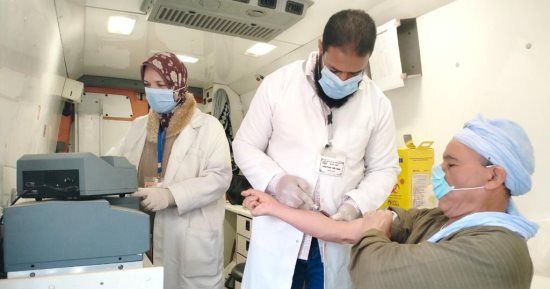 "صحة المنيا" تقدم الخدمات الطبية والعلاجية لـ 1925 حالة فى قرية طوخ الخيل