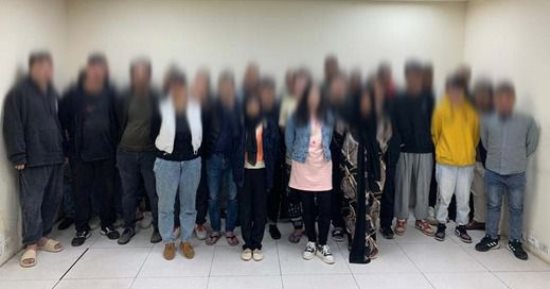 ضربة أمنية حاسمة.. الداخلية تضبط عصابة دولية وراء قضية النصب الإلكترونى.. المتهمون جمعوا الملايين عبر 9 آلاف محفظة.. اتخذوا من فيلتين وكرا لممارسة الجرائم.. والوزارة تحذر من مواقع النصب بالعالم الافتراضى