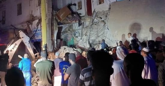 مصرع شخص وإصابة 3 آخرين فى انهيار فندق أثرى ببورتسودان