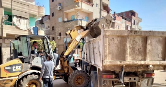 حملات إزالة تعديات وإشغالات وتحرير محاضر للمخالفين من التجار بالحامول.. صور