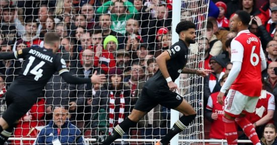 لاعب بورنموث يسجل ثانى أسرع هدف فى تاريخ الدوري الإنجليزي بشباك أرسنال 