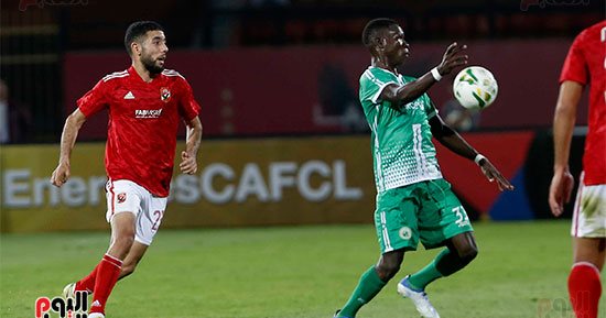 قندوسي يفتتح سجله التهديفى ويحرز ثاني أهداف الأهلي أمام القطن الكاميروني