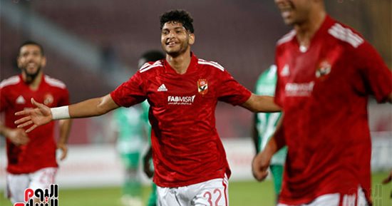 الأهلى يحصد مكاسب بالجملة من الفوز على القطن بثلاثية نظيفة.. الأحمر يصحح المسار الأفريقى.. الاطمئنان على لاعبى الفريق بعد التراجع فى فترات سابقة.. وتألق الوجوه الشابة والجديدة بقيادة القندوسى ورأفت خليل
