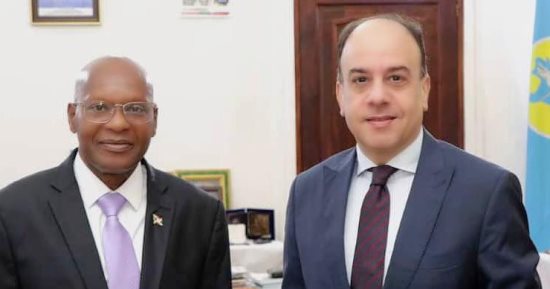 رئيس البرلمان البوروندى يلتقى السفير المصرى فى بوجمبورا