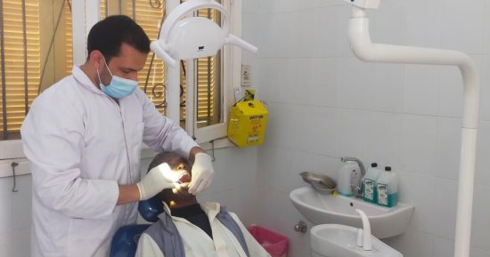 صحتك تهمنا.. الكشف على 3 آلاف مواطن بالبحر الأحمر خلال فبراير ضمن "حياة كريمة".. صرف العلاج واجراء الفحوص والأشعة والتحاليل مجانا والتحويل للمستشفيات إذا لزم الأمر.. ومدير القوافل العلاجية يعلن عقد ندوات توعية