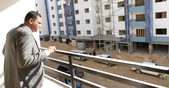 تطوير المناطق غير المخططة فى 4 مدن بتكلفة 522 مليون جنيه.. محافظ الدقهلية يكشف التفاصيل: إنشاء 18 برجا سكنيا ضمن مشروع تطوير عواصم المحافظات.. تمويل المشروع من صندوق التنمية الحضارية التابع لمجلس الوزراء.. صور