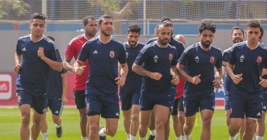 الأهلي يغلق صفحة دوري الأبطال "مؤقتاً" بسبب موقعة المقاولون.. كولر يُطالب لاعبى الأحمر بمواصلة الأداء القوى بعد ثلاثية القطن.. تأهيل الشحات والسولية.. وطبيب الفريق يؤكد جاهزية محمد شريف لمواجهة الذئاب 