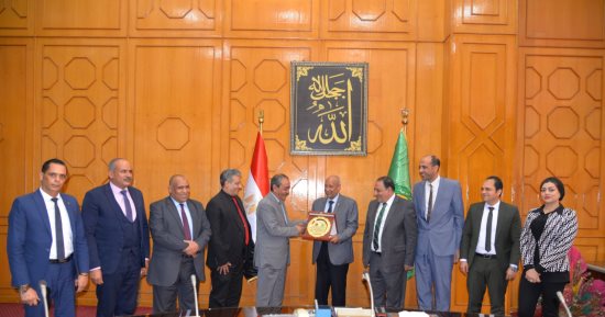 محافظ الإسماعيلية يستقبل مجلس نقابة المحامين بالمحافظة.. اعرف التفاصيل