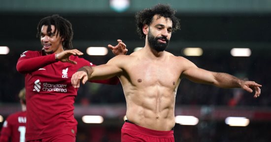 محمد صلاح حديث العالم.. الفيرارى المصرى يكتب التاريخ مع ليفربول فى الدوري الإنجليزي بـ129 هدفاً ويخطف لقب الهداف التاريخي للريدز فى البريميرليج.. والصحف العالمية تتغنى بأرقامه القياسية 