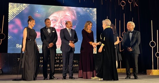 درية شرف الدين بعد تكريمها بمهرجان أسوان: برنامج نادى السينما صنع اسمى