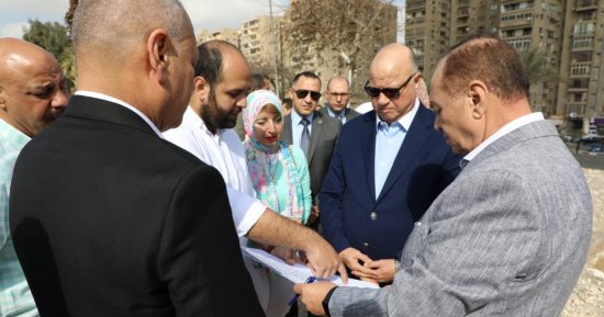 محافظ القاهرة يتفقد أعمال التطوير بالحديقة الدولية.. صور