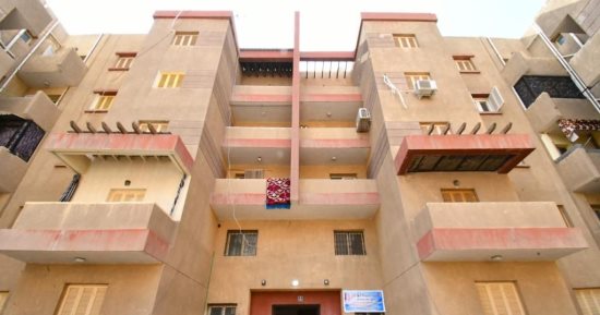 الإسكان: تأثيث الوحدات السكنية البديلة بمنطقة مطار إمبابة لسكان جزيرة الوراق مجانا