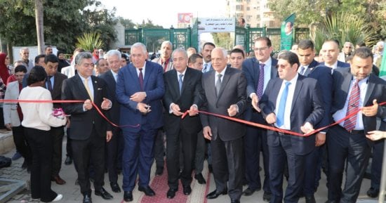 وزيرا الزراعة والتموين ومحافظ الجيزة يفتتحون معرض السلع الغذائية تحت شعار "من خير مزارعنا لأهالينا"