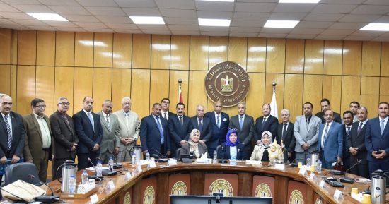 وزير القوى العاملة يوجه المديريات بخدمة المواطن بشكل كريم ولائق