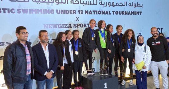 نادي الصيد يحصد الدرع العام لبطولة السباحة التوقيعية.. صور 
