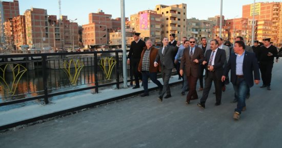 محافظ كفر الشيخ يتفقد المشروعات الخدمية ويوجه بسرعة تشغيل الكوبري المعدنى الجديد