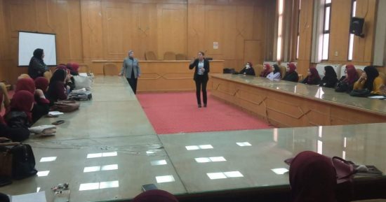 دورات تدريبية للتمريض بأقسام الاستقبال والعناية المركزة فى الإسماعيلية.. صور