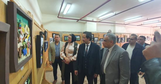 "نوعية طنطا" تنظم معرضا للمشغولات الفنية بعنوان "التشكيل بالورق"