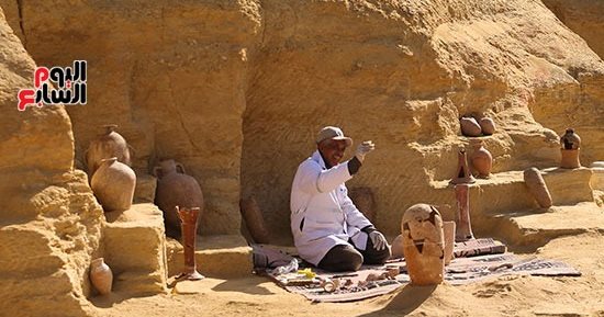 خلال شهرين من 2023.. شاهد اكتشاف مومياوات ومقابر ومدينة سكنية