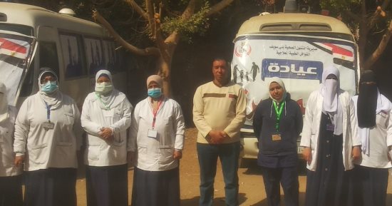 حياة كريمة فى بنى سويف.. الكشف على 1112 حالة فى قافلة طبية بقرية شنرا 