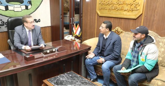 محافظ المنوفية يوجه بحل شكوى إحدى شركات النظافة بشرانيس بقويسنا  