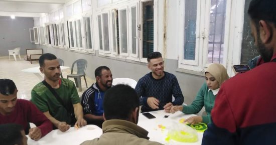ملتقى تدريبى لذوى الهمم على حرفة تشكيل الخرز بمركز شباب القصر بالداخلة.. صور