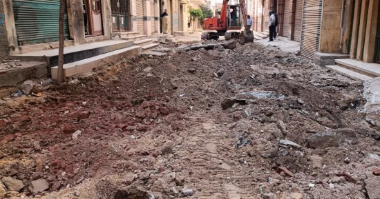 حملات نظافة ورفع للإشغالات وتطهير خطوط الصرف الصحى فى دسوق.. صور