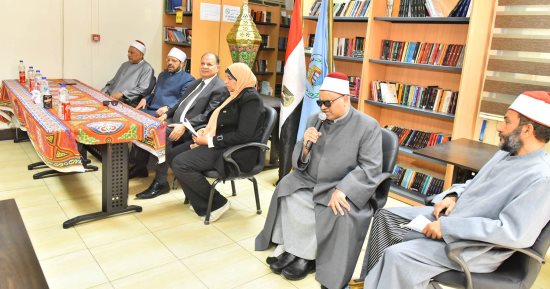 محافظ أسيوط يشهد ندوة بمكتبة مصر العامة احتفالاً بليلة النصف من شعبان.. صور