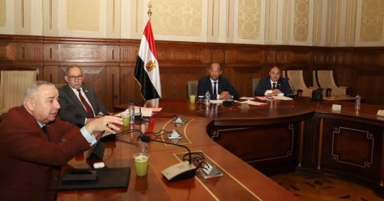"صحة الشيوخ" تطالب بالتصدى لإعلانات الأدوية على السوشيال ميديا ووسائل الإعلام