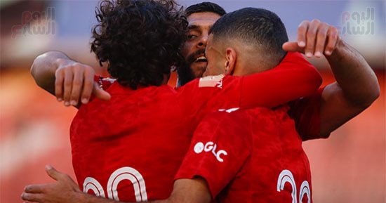 الشوط الأول.. الأهلى يتقدم على المقاولون العرب 2 / 1 فى الدورى