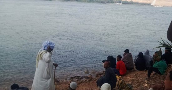 محافظ أسوان: غرفة عمليات لمتابعة جهود البحث عن المفقودين فى غرق مركب بالنيل